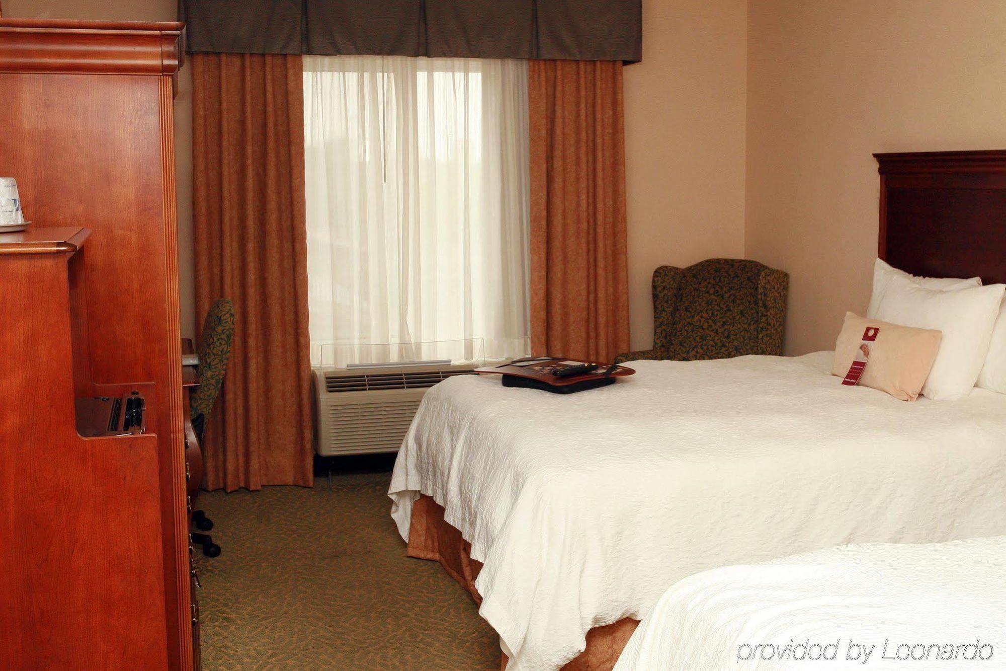 Hampton Inn & Suites Розуэлл Номер фото