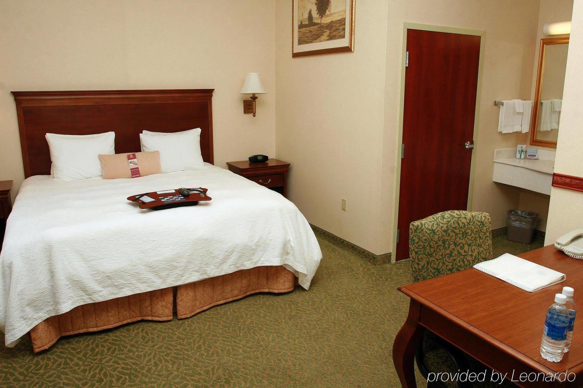 Hampton Inn & Suites Розуэлл Номер фото