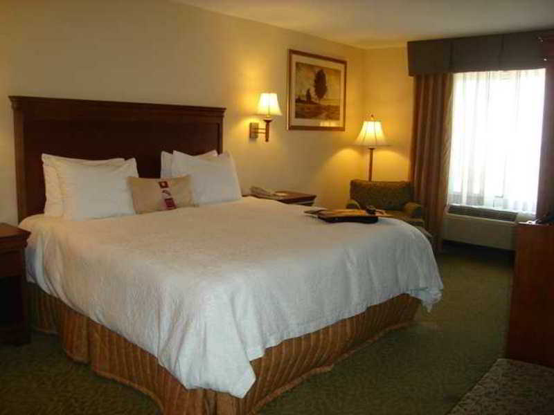 Hampton Inn & Suites Розуэлл Номер фото